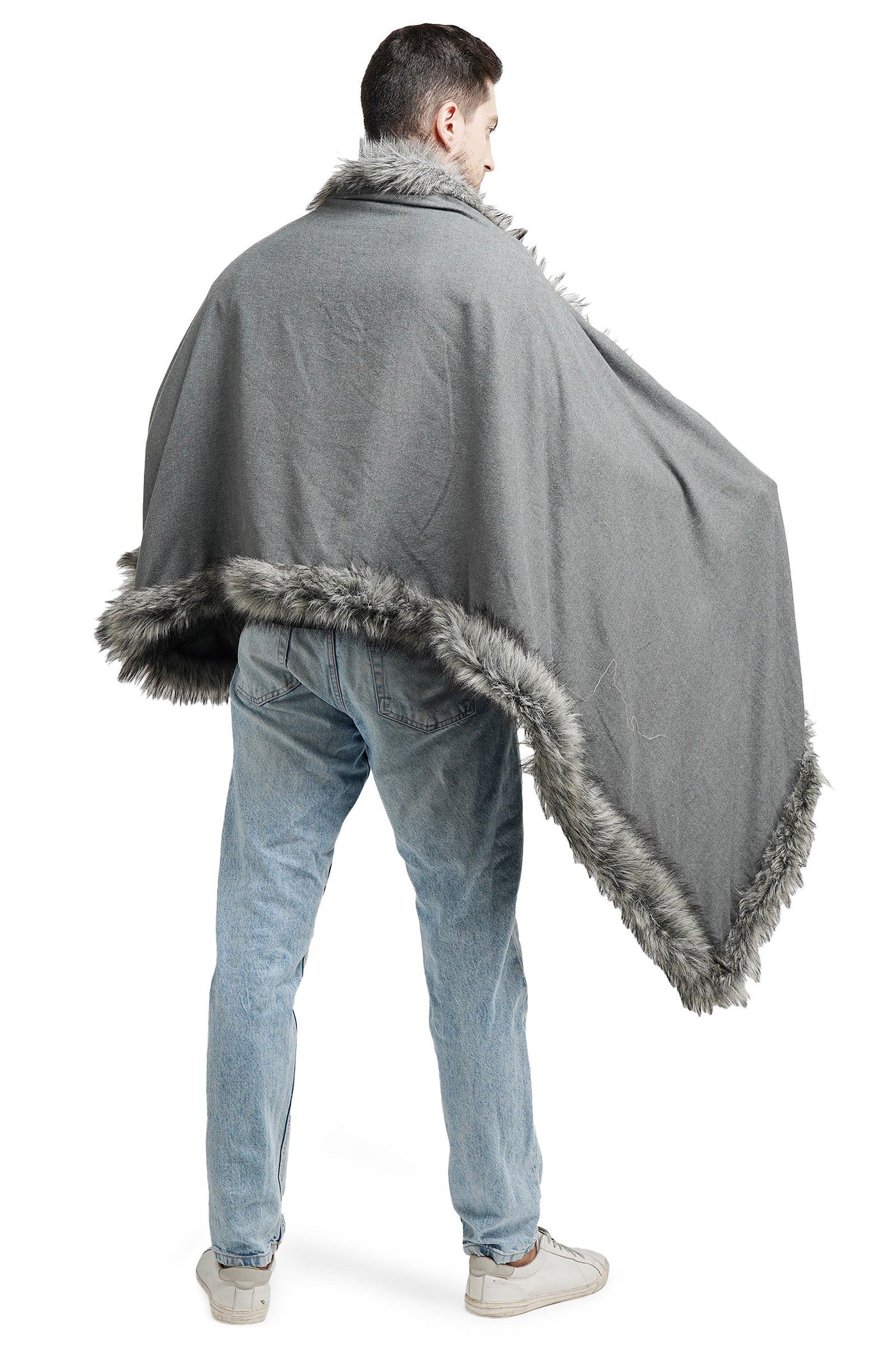 -  Sukhmani Gambhir In Pashmina Fur Border Stole