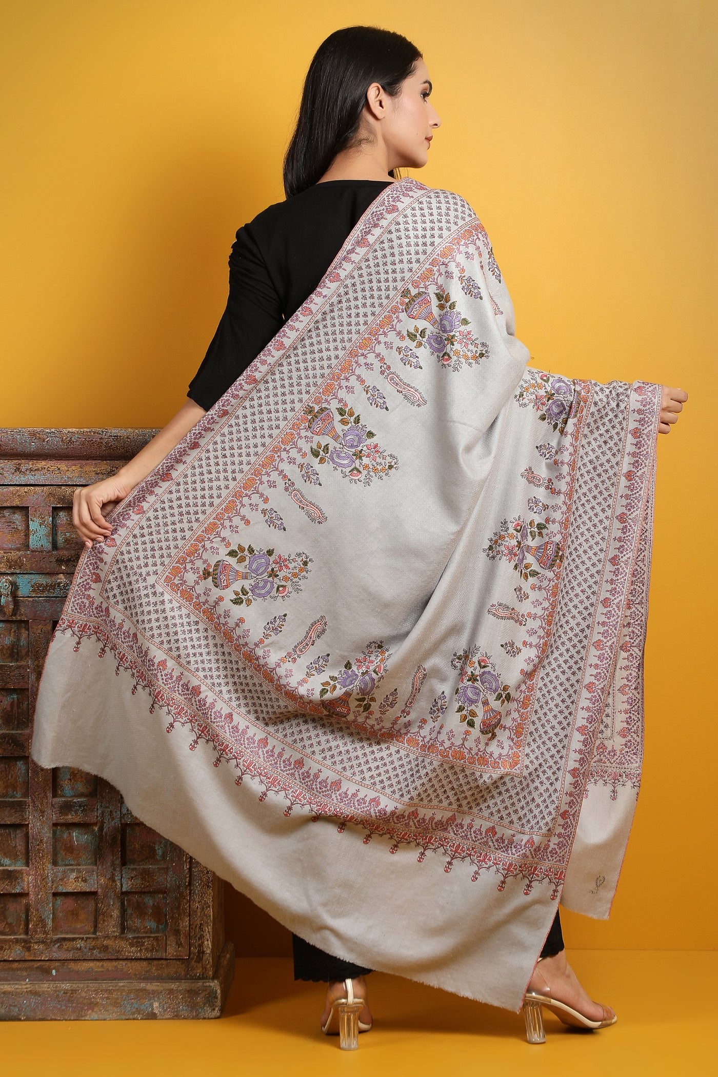 Pashmina Handwoven Gulab Kaar Design