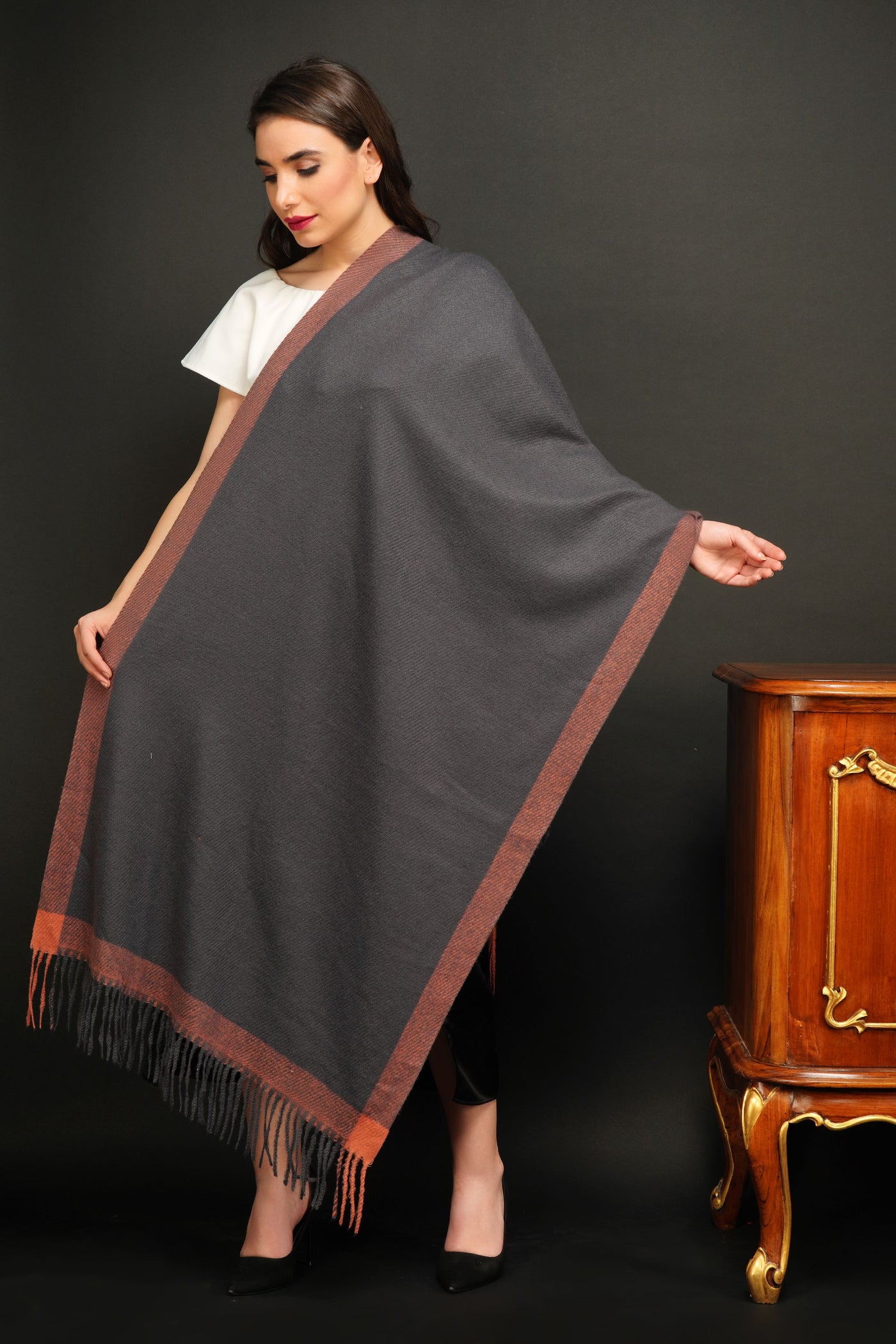 -  Pashmina In Harshidaar Border Design