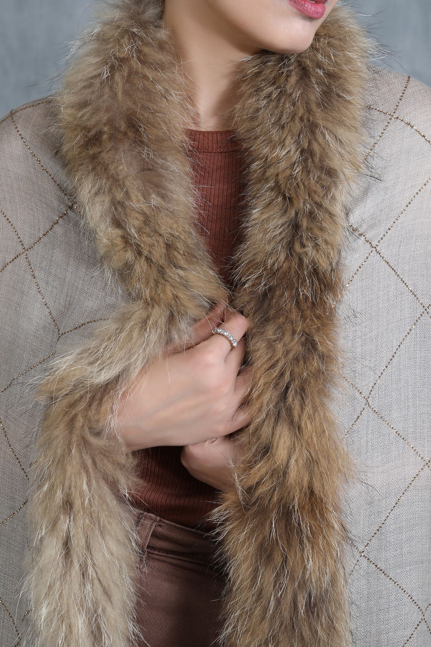 -  Cashmere Fine Wool Diagonal Stone Work With 4 Sides High-Quality Fur Stole