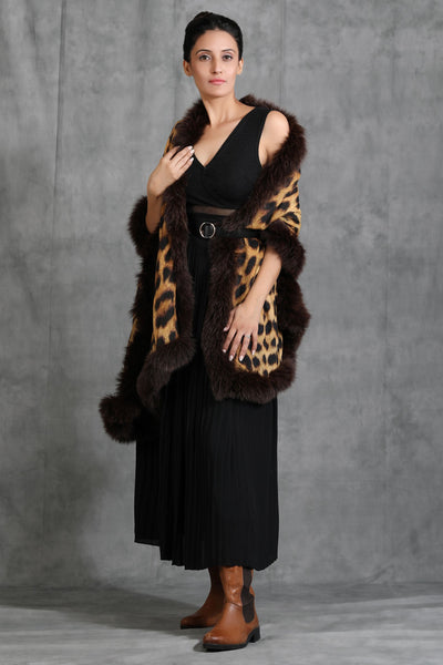 -  Cashmere Digital Animal Print With High Quality Fur