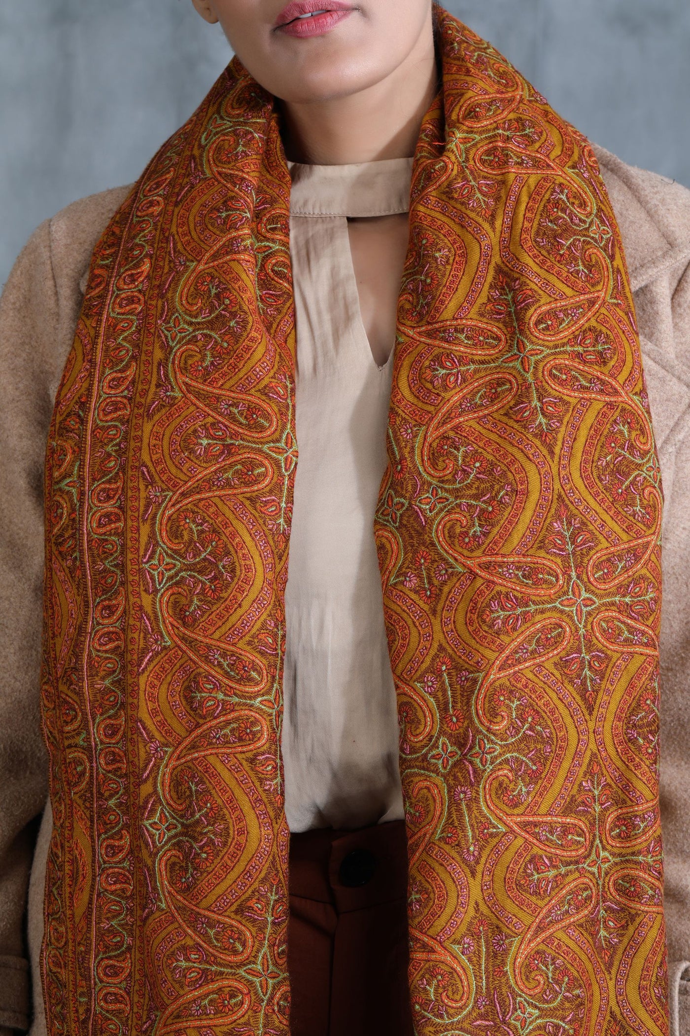 Handwoven Pashmina Sozni Jamawar Antique Design Shawl