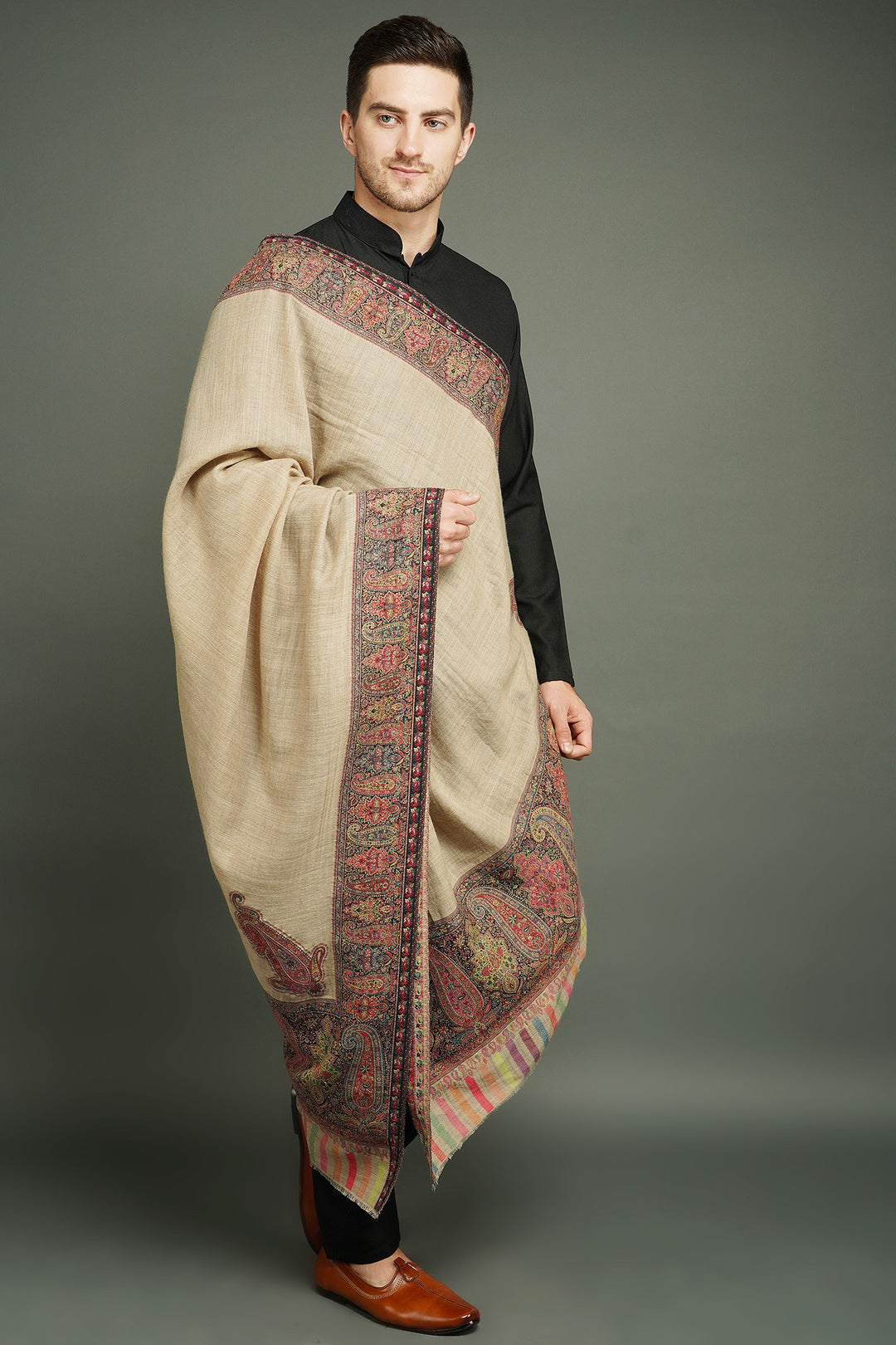 '-  Pashmina Wool In Antique Jamawar Border With Paisley Work