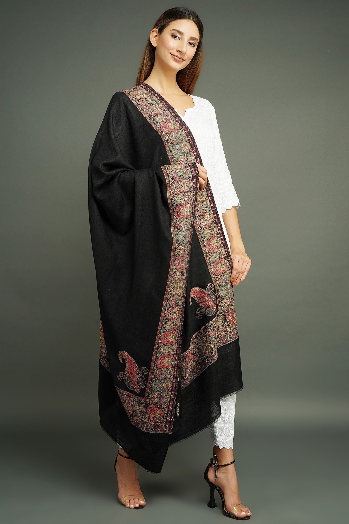 -  Pashmina Wool In Antique Jamawar Paisley Design