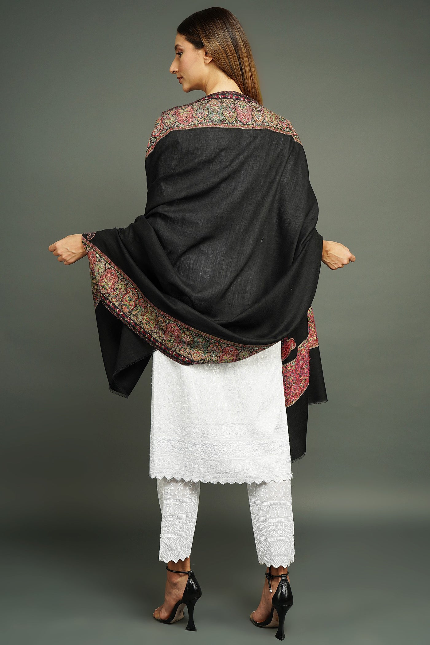 -  Pashmina Wool In Antique Jamawar Paisley Design