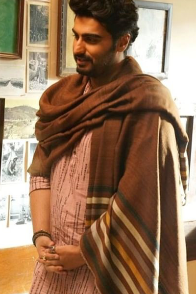 Arjun Kapoor In Pashmina Blend Reversible Shawl